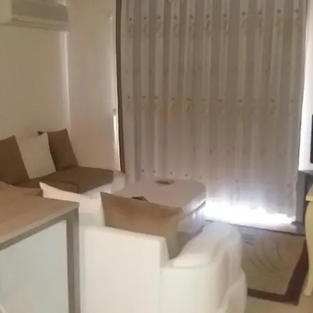 Rent, 2 Bedroom In Peaceful Area, Didim, Turkey Apartment *